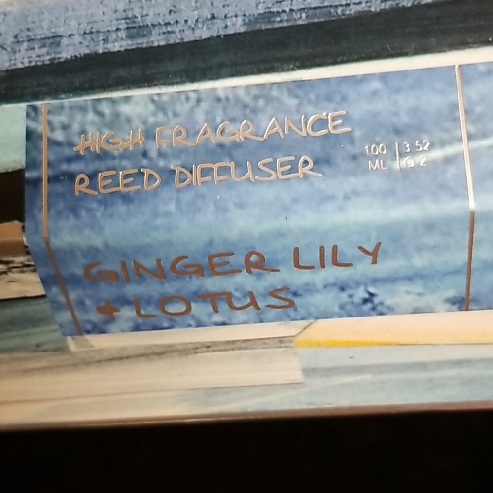 Fragrance Reed Diffuser - Picture 3 of 5